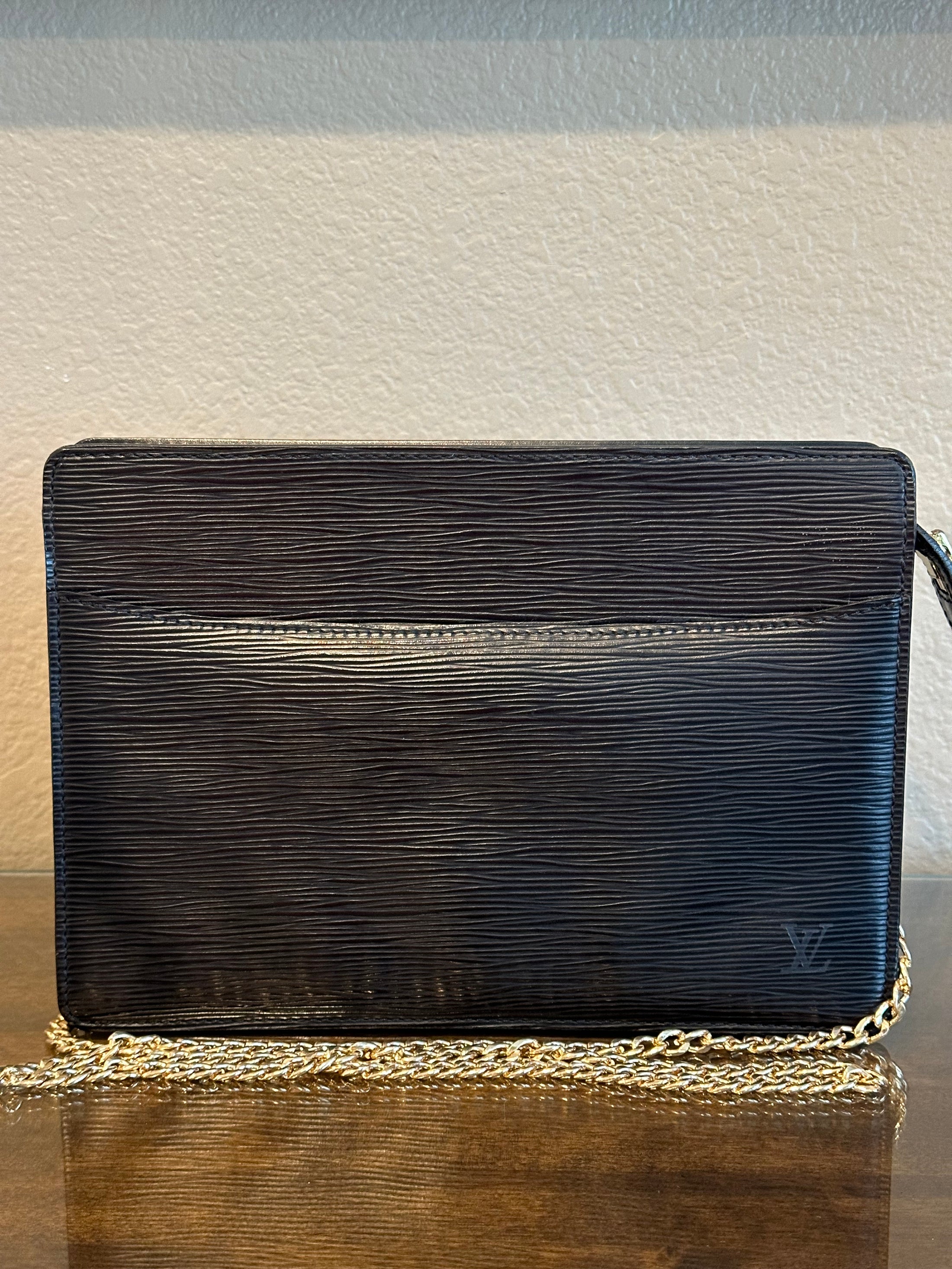 Pochette Homme in Black Epi Leather